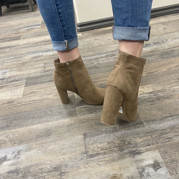 Faux suede boots - Picture 1 of 5